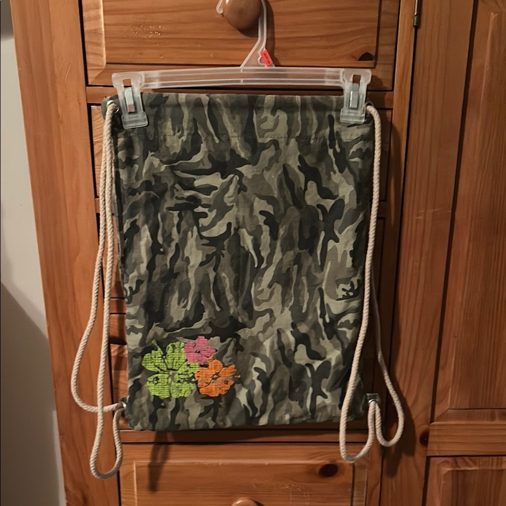 Camouflage Drawstring Backpack with Floral Design
